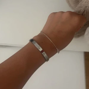 silver armband  - bra skick, ny