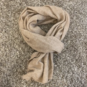 Halsduk - Jötte mysig stickad halsduk