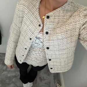 Jacka från zara💗 - Helt ny jacka från zara med lappar kvar!💗💗storlek m men sitter mer som en xs/s💗