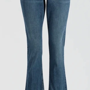 Säljer ett par low waist bootcut jeans från gina - Size xs/s kostar 250 köpte de för 500 så