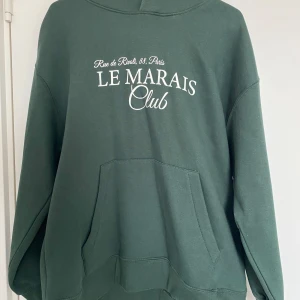 grön hoodie - helt nya oanvända 