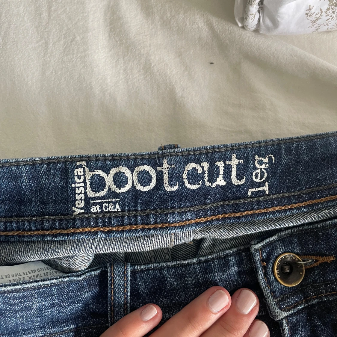 Blåa bootcutjeans - 93