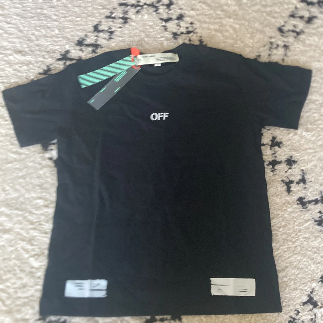 Off white tshirt