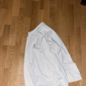 Ralph lauren skjorta - Hej jag säljer nu denna snygga skjorta den är extremt bra skick