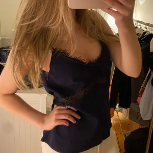 Festtopp - Super snygg festtopp från Zara. Knappt använd :)💓