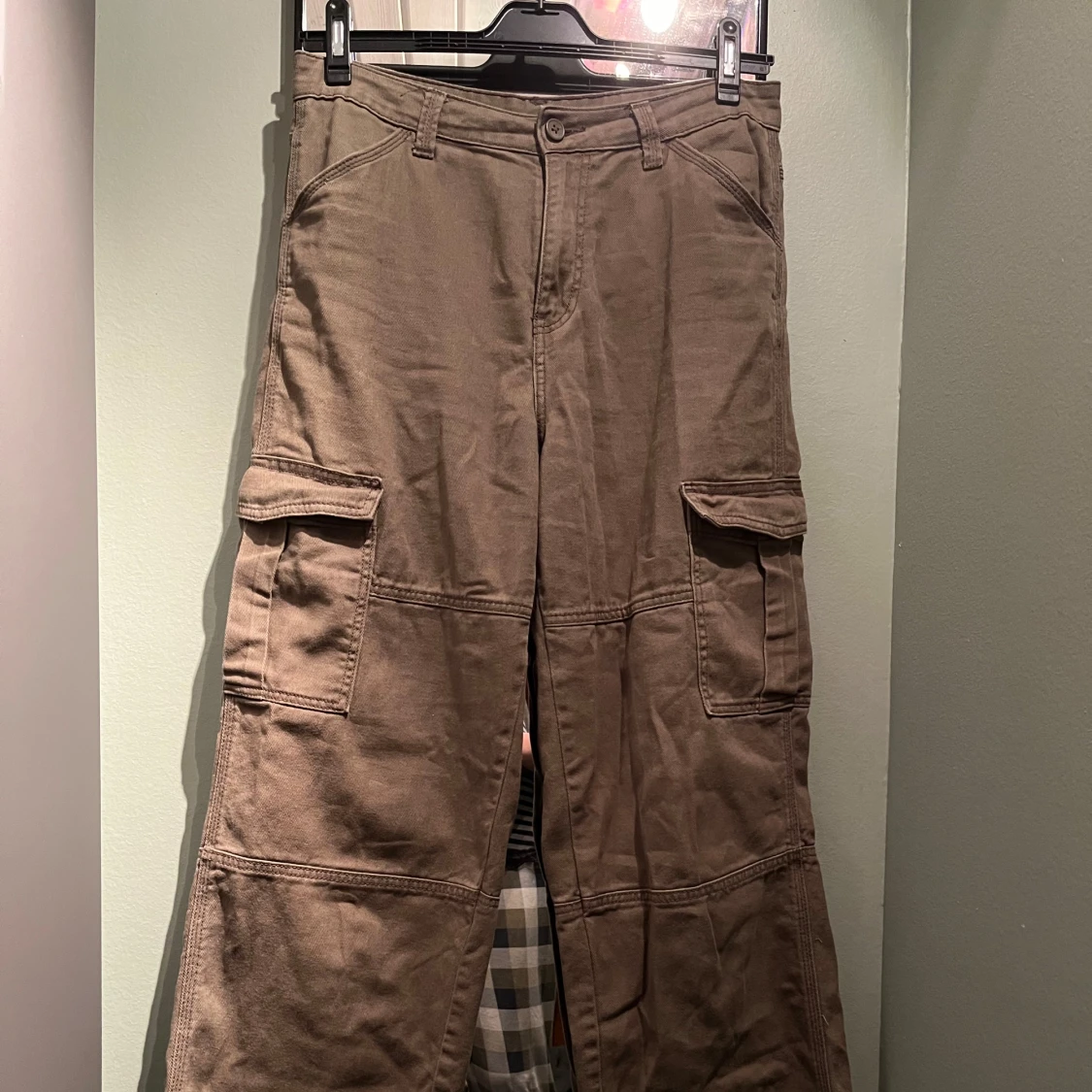 Gröna cargobyxor H&M