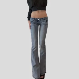 G rise jeans - Säljer mina g rise jeans som är i väldigt bra skick. Köpte för 1343kr. Skriv om du har några frågor💗