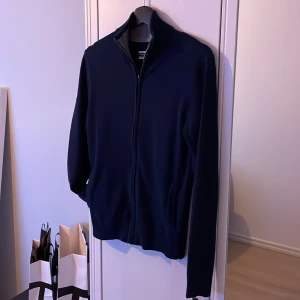 Kofta - Säljer denna feta kofta från zalando  skick 10/10 | storlek S passar dig som är 170-175 | hör av er för minsta fråga  