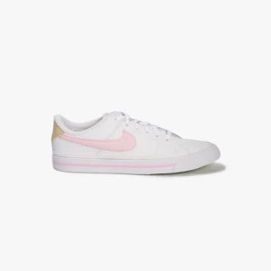 Nike sneakers stl 36, nyskick!  - Supersnygga Nike sneakers stl 36. Endast provade så perfekt skick! 