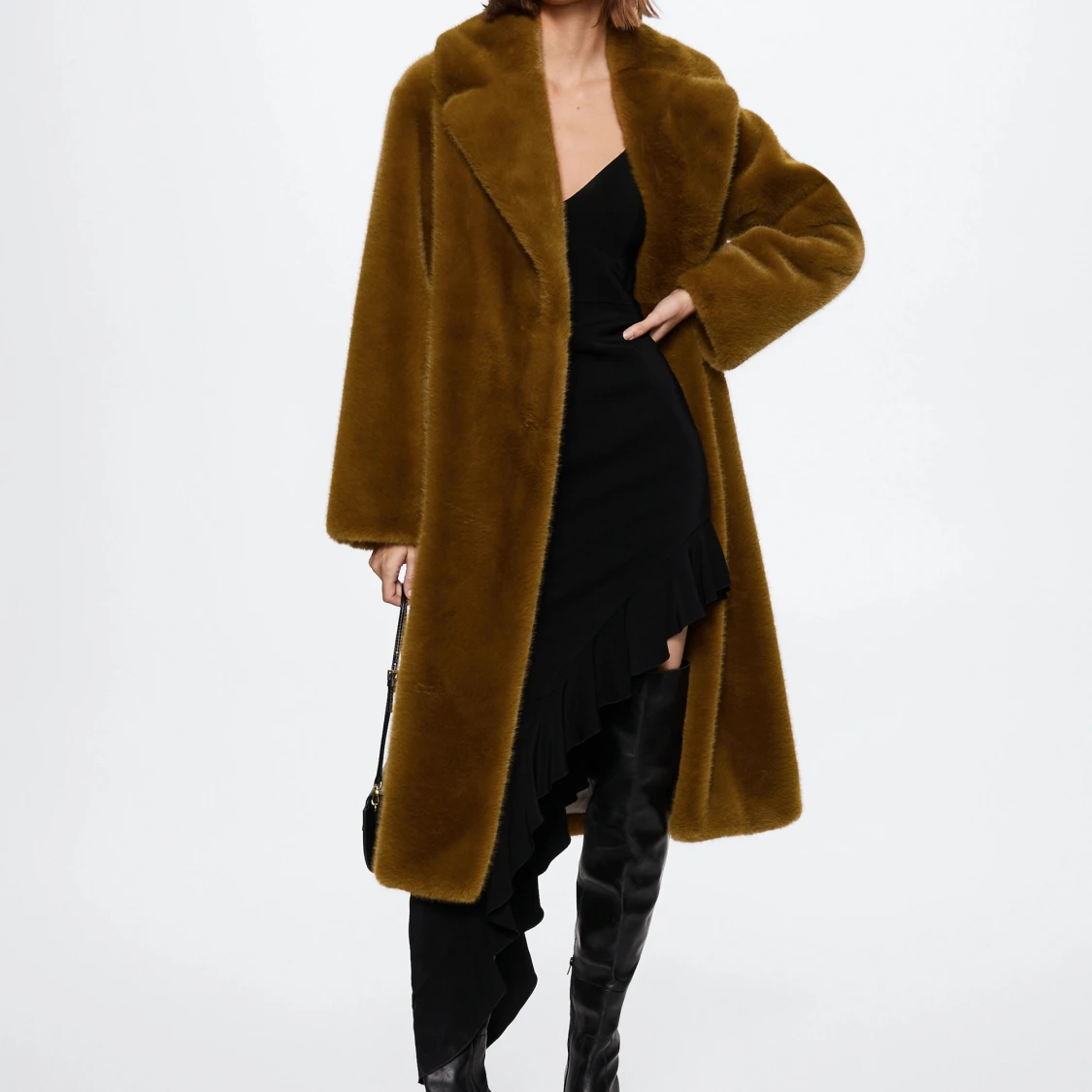 Svart fuskpäls från Mango - 91