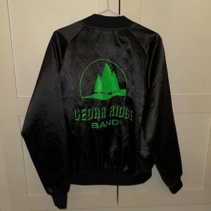 Vintage college jacka - Unik svart unisex college jacka i strl M!