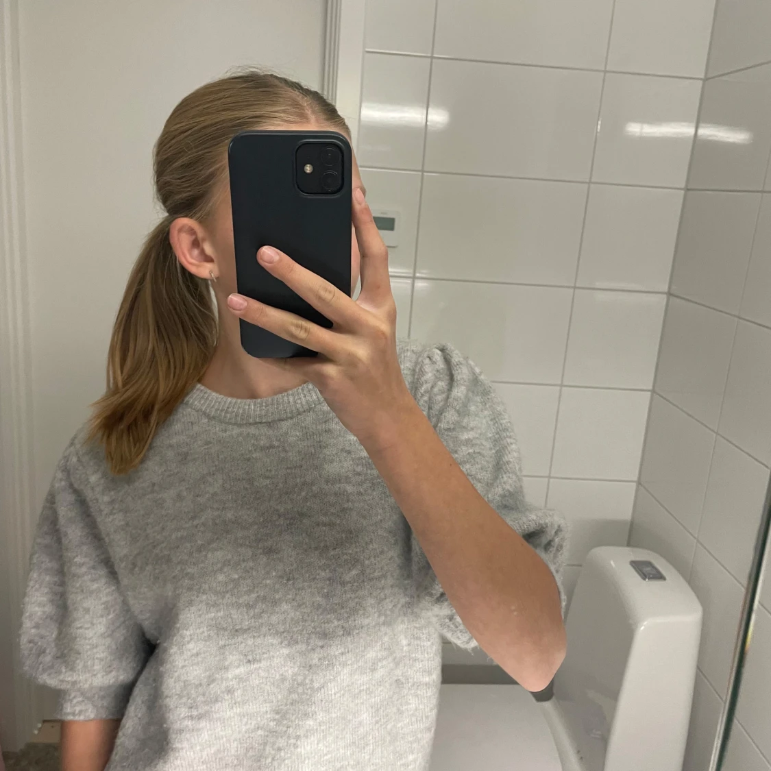 Jätte fin kortärmad stickad tröja från Gina Tricot 💓