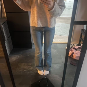 Bootcut jeans - säljer mina low waist bootcut jeans från lager 157 då de inte kommer till användning, de har endast använts ett fåtal gånger och är i fint skick