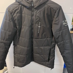 Sail Racing jacka -  Fint skick storlek small.  Pris kan diskuteras vid snabb affär😀