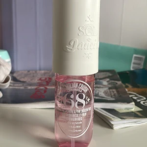 Sol de Janerio - Sol de janeiro parfym med gamla förpackningen, mini storlek/mellan/normal? Köpt för 400kr, ganska använd men mycket kvar.  68.