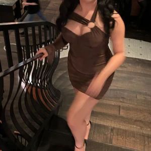 Oh polly  - Säljer den här otroligt snygga klänningen från oh polly. Den går inte längre att köpa. Storlek UK 10 skriv för mer bilder 