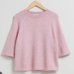 & Other stories tröja - Nästan aldrig använd, så den är i väldigt gott skick!💕