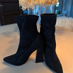 Spetsiga klackar - Jättefina, helt oanvända och säljs pga inte min skostorlek (:  pris kan diskuteras