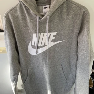 Nike hoodie - En Nike hoodie i storlek S.