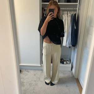 Mjukisbyxor  - Mjukisbyxor från Gina Tricot som knappt används. Normal i storleken 