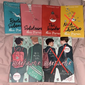 Heartstopper böcker - Säljer heartstopperböcker, vissa är lästa och andra inte ❤️ en bok för 100kr 💕 kryss innebär att den är såld