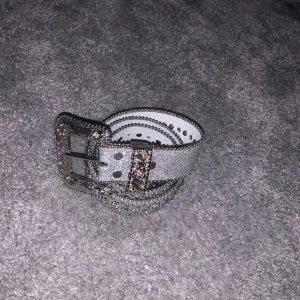 Rinestone bälte - Fint skick, knappt använt alls, storlek S 