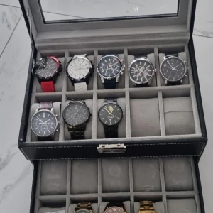 Tommy Hilfiger Klockor - Tommy Hilfiger klockor i låda med tillbehör.