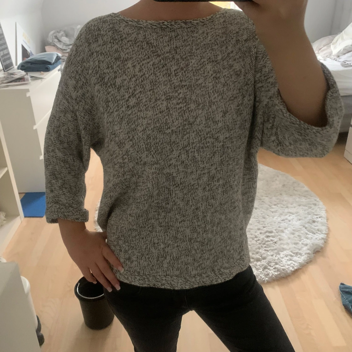 Grå stickad t-shirt - 90