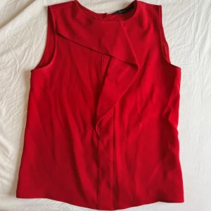 Blus från Zara - Storlek M. från Zara. Bra skick,