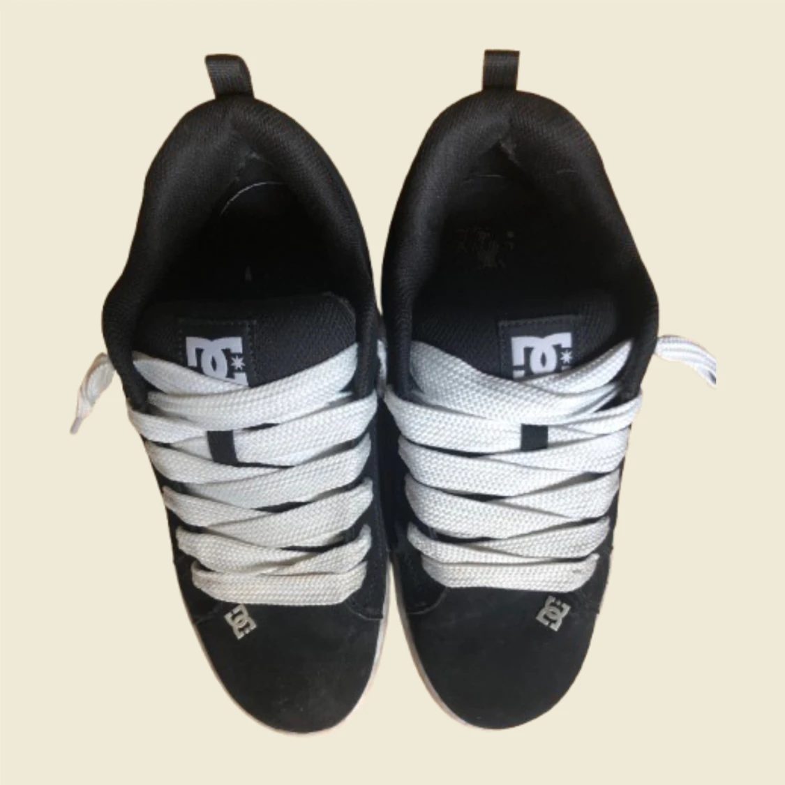 DC Skor court Graphic  - 90