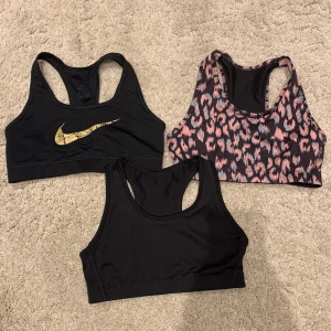 3 pack sport toppar - Du är det 3 stycken fina träningstoppar till salu. Alla storlek S och är i bra skick. 