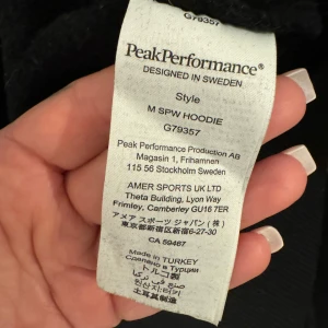 Peak performance Hoodie  - Svart peak performance Hoodie. Använd enbart 5gånger så i väldigt bra skick. 