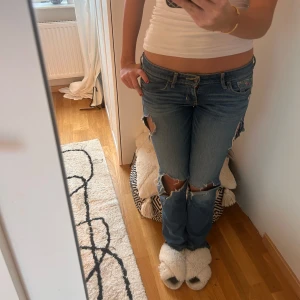 Low wasit jeans - Säljer mina super snygga byxor jag köpte här på plick då de inte kommer till användning💗💗