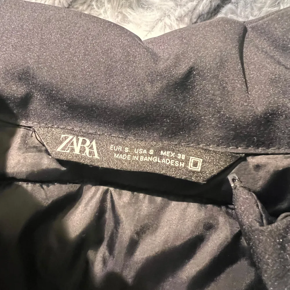 Zara cardigan herr | Storlek S | skick 10/10 | Hör av dig vid funderingar/ Mvh Nouk . Jackor.