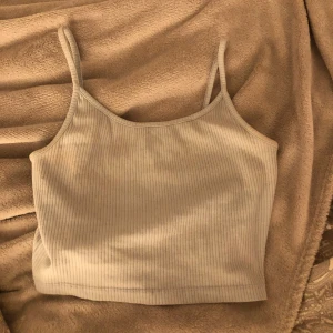 Ljusblått linne - Linne från new yorker i ljust blått, färgen kan ha gått bort lite. 