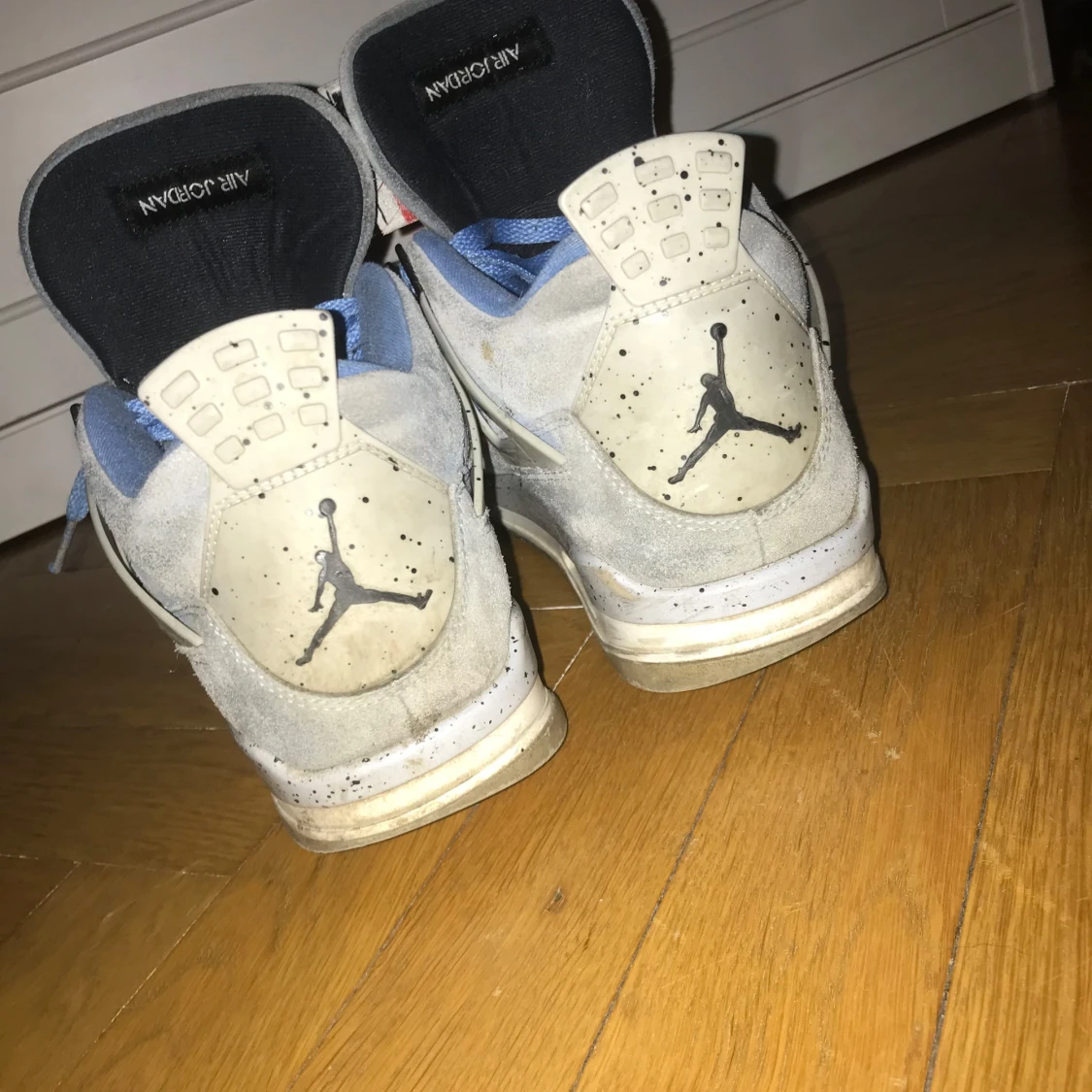 Jordan 4 University Blue  - 92