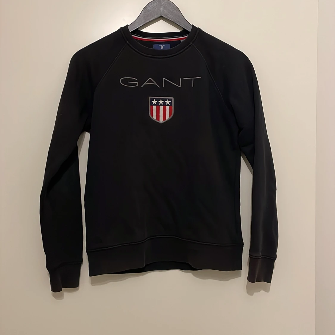 Svart sweatshirt från GANT