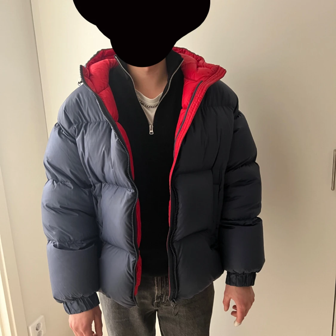 Mörkblå pufferjacka från Colmar