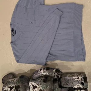 Ljusblå ralph lauren stickad tröja - Perfekt för vintern, stilren och nästan nyskick!  In och köp!!