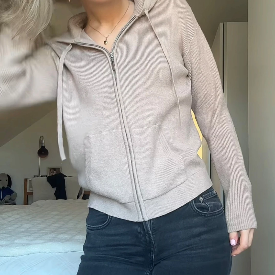 Beige hoodie med dragkedja - 93