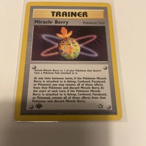 1st edition Miracle Berry Pokémon-kort Neo Genesis TCG  - Skickas i sleeve 