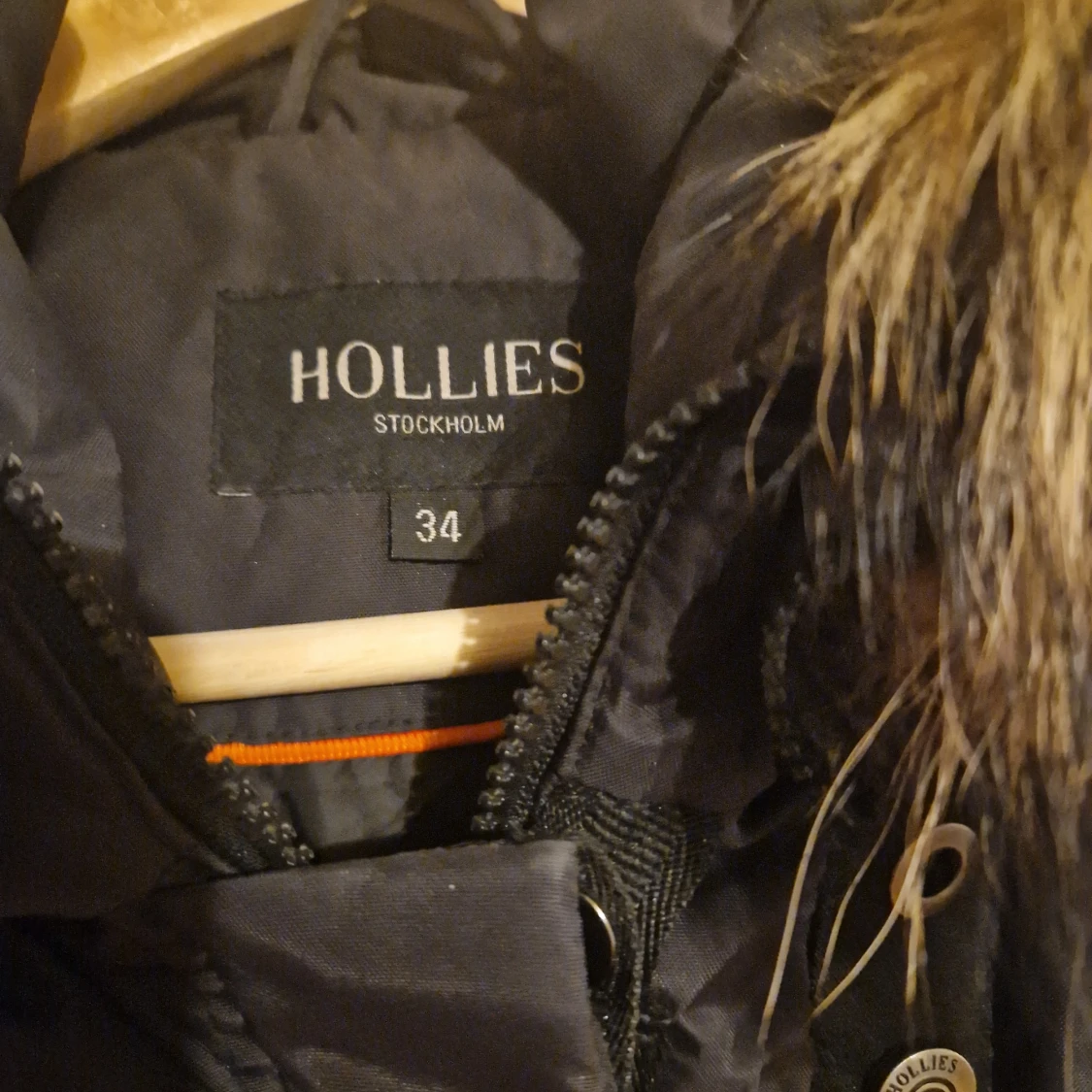 Svart Livigno från Hollies med äkta päls strl 34 - 92