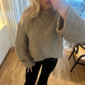 Stickad tröja Gina  - Superfin💗 lite ”lurvig” i materialet så den är inte nopprig💗