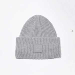 Grå acne mössa  - Intresse koll på min acne studios mössa som endast är använd en säsong🥰köp EJ via köp nu innan du kontaktat mig 