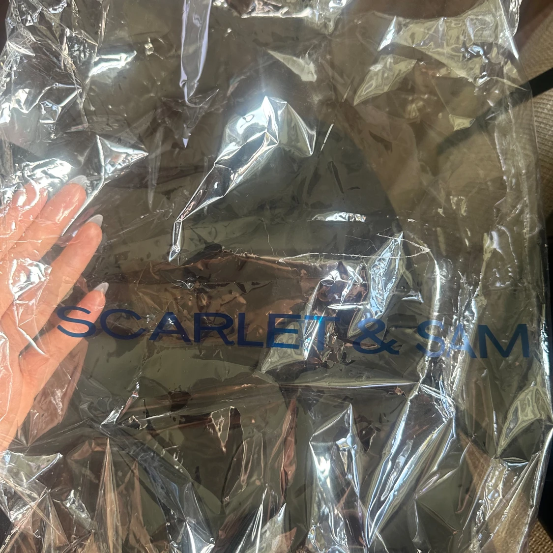 Trendig helt ny Scarlett and Sam topp i marinblå! Passar s-xl  - 93