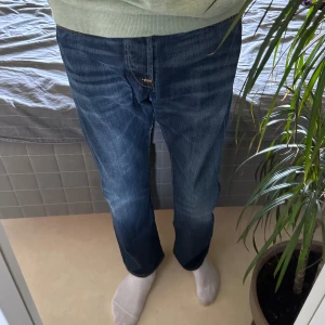 Replay Jeans - Mycket bra skick, 9,5/10. Dom är knappt använda! Jag är 171cm lång, tveka inte att höra av dig vid frågor!! 