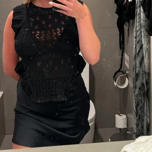 Virkad topp - Svart virkad topp från zara, i fint skick☺️