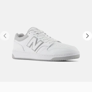 New balance 480 - Skit fina nya new balance 480! Säljer då storleken tyvärr var för stor för mig. Endast testat inomhus så de är så nya som de kan bli!