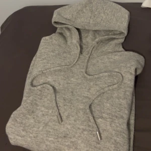 Merinoull tröja - Säljer en fräsch merinoull tröja i nyskick