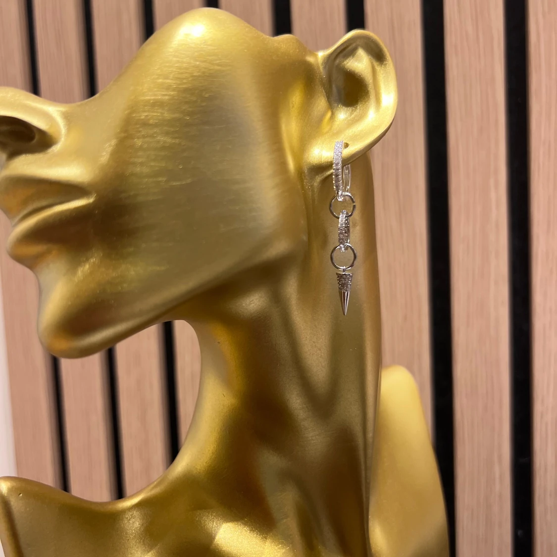 Jättefin Silverörhänge